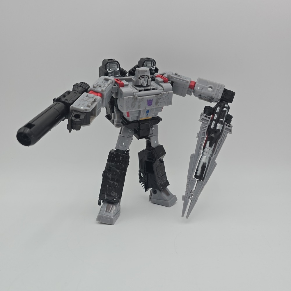 Transformers Siege Megatron complete Hasbro WFC Generations Voyager